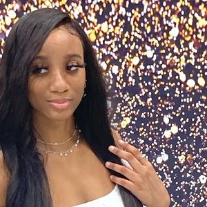 Meet your Posher, Laila